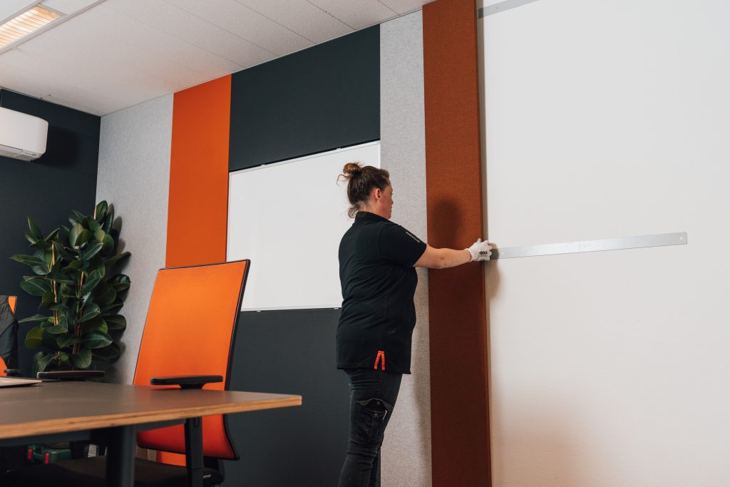 Wand- en plafondpanelen montage